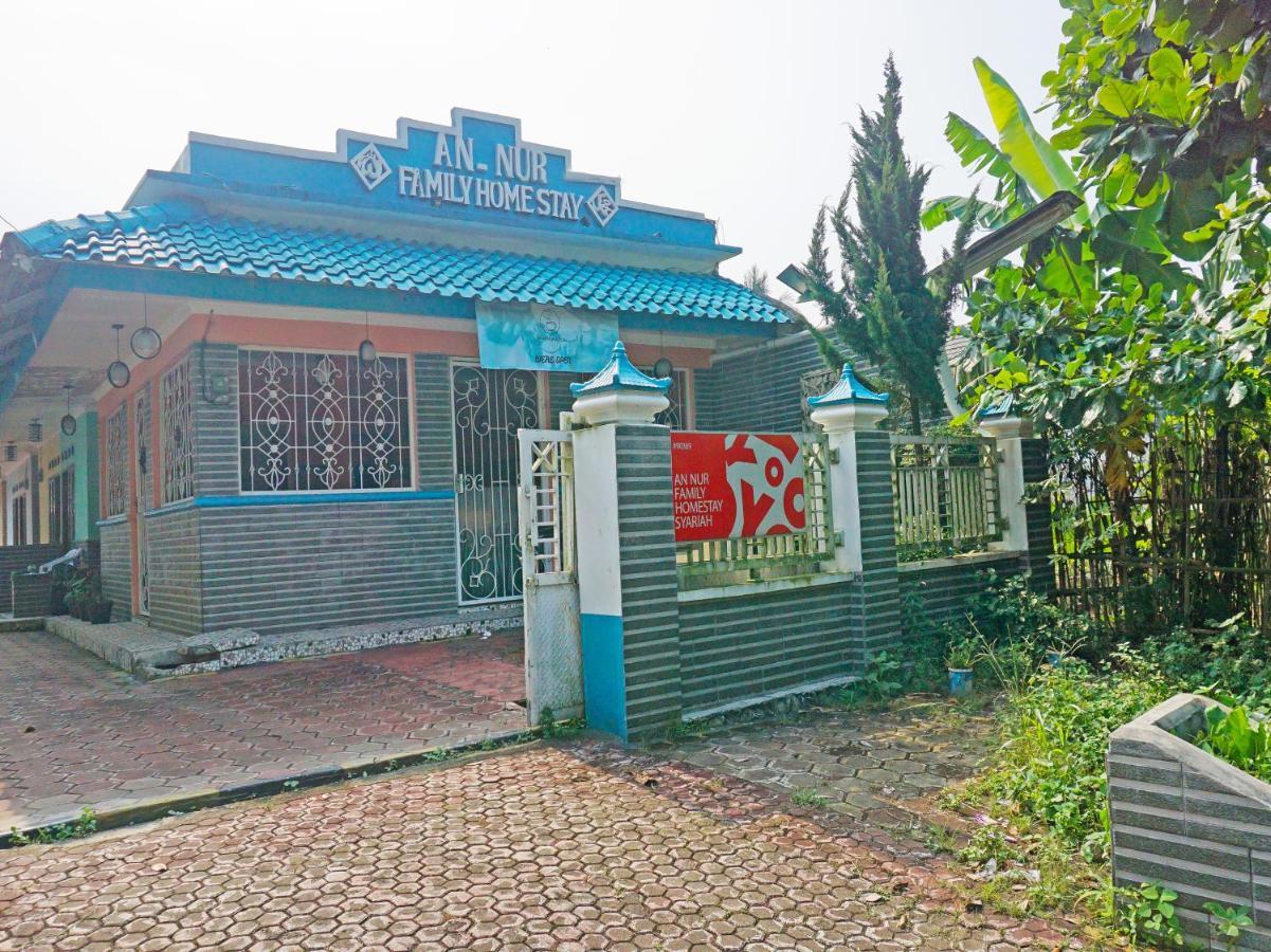 Oyo 90369 An Nur Family Homestay Syariah Cigombong Exteriér fotografie