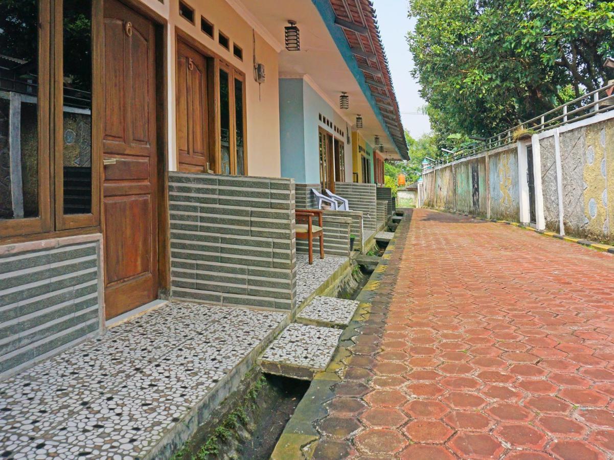 Oyo 90369 An Nur Family Homestay Syariah Cigombong Exteriér fotografie