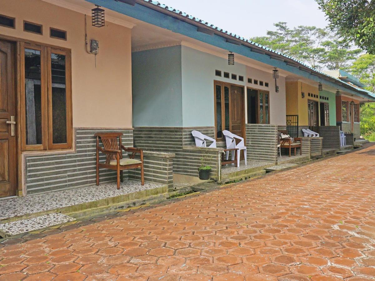 Oyo 90369 An Nur Family Homestay Syariah Cigombong Exteriér fotografie