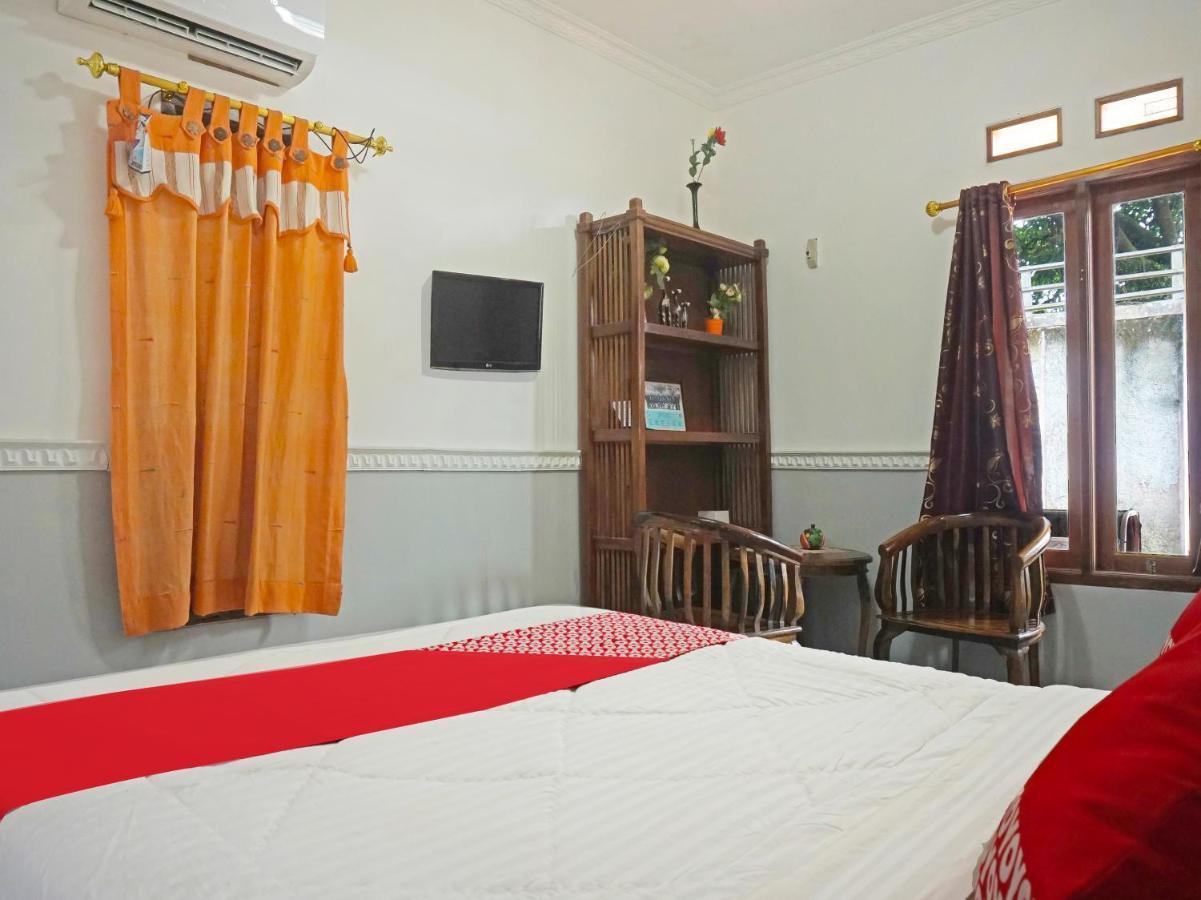 Oyo 90369 An Nur Family Homestay Syariah Cigombong Exteriér fotografie